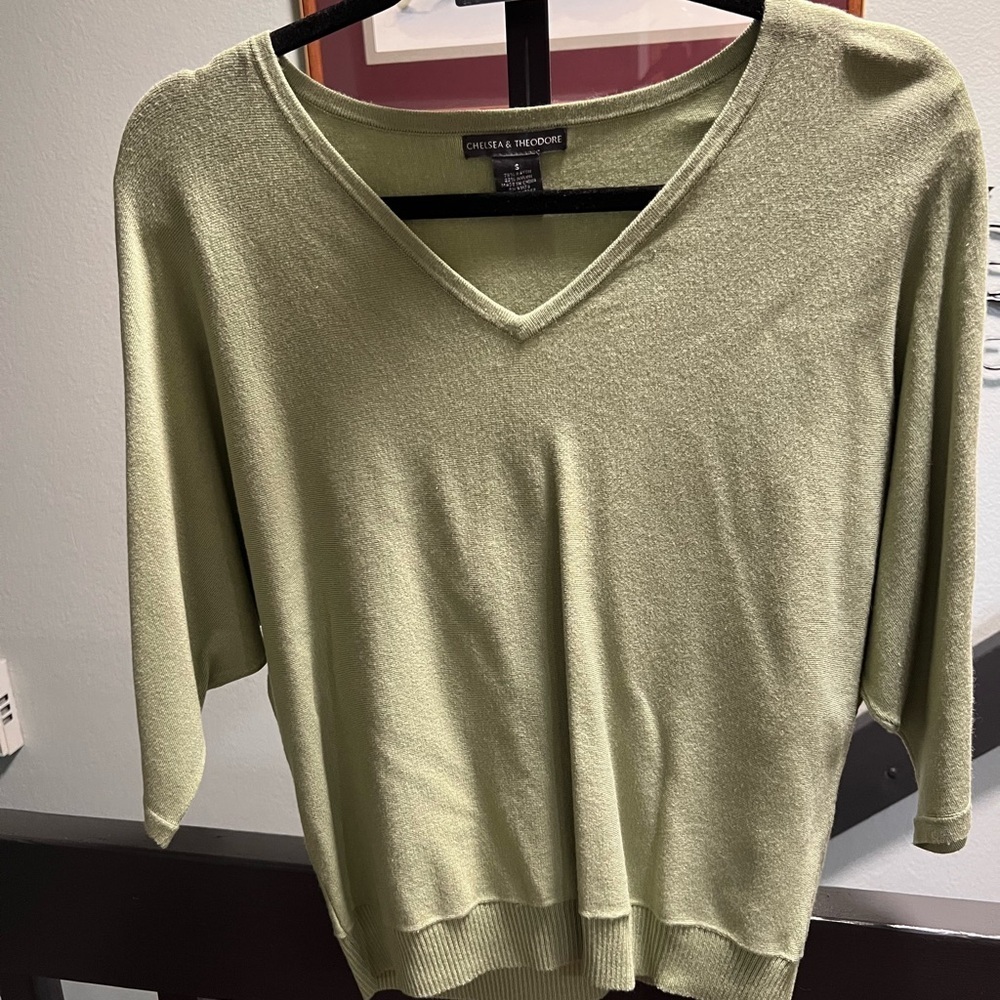 Chelsea & Theodore Women's Light Green V-Neck Sweater 3/4 Sleeves Size Small #22
